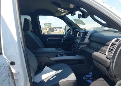 2024 Ram 2500 Big Horn 4X4 6'4 Box z USA, uszkodzony, nr VIN 3C6UR5DL1RG349404